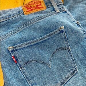 Levi Strauss 721 High Rise Skinny Jeans